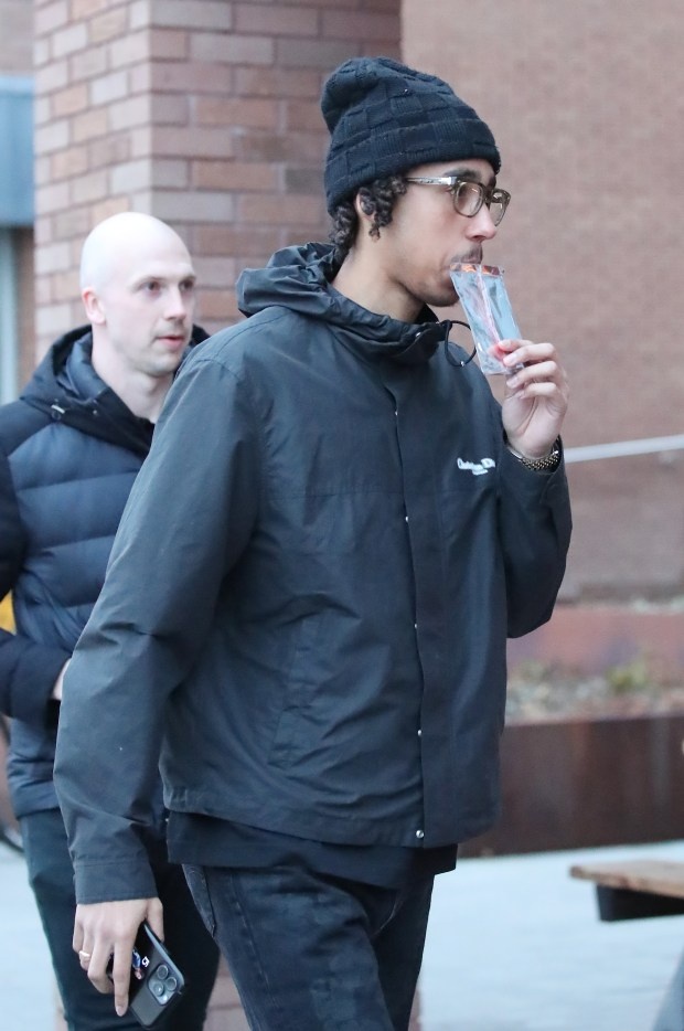 太阳报:曼联球员包下保龄球馆进行团建,打完球一起去吃大餐