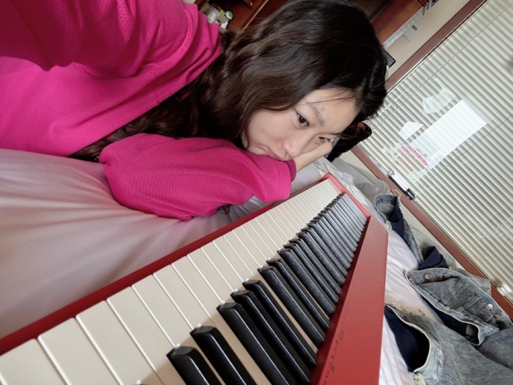 李梦晒情人节照片:这是个节 但是希望你们每天都有得过啊